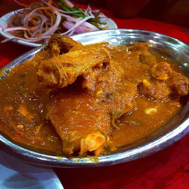 Check Out The ICONIC Butter Chicken Places In Delhi | So Delhi